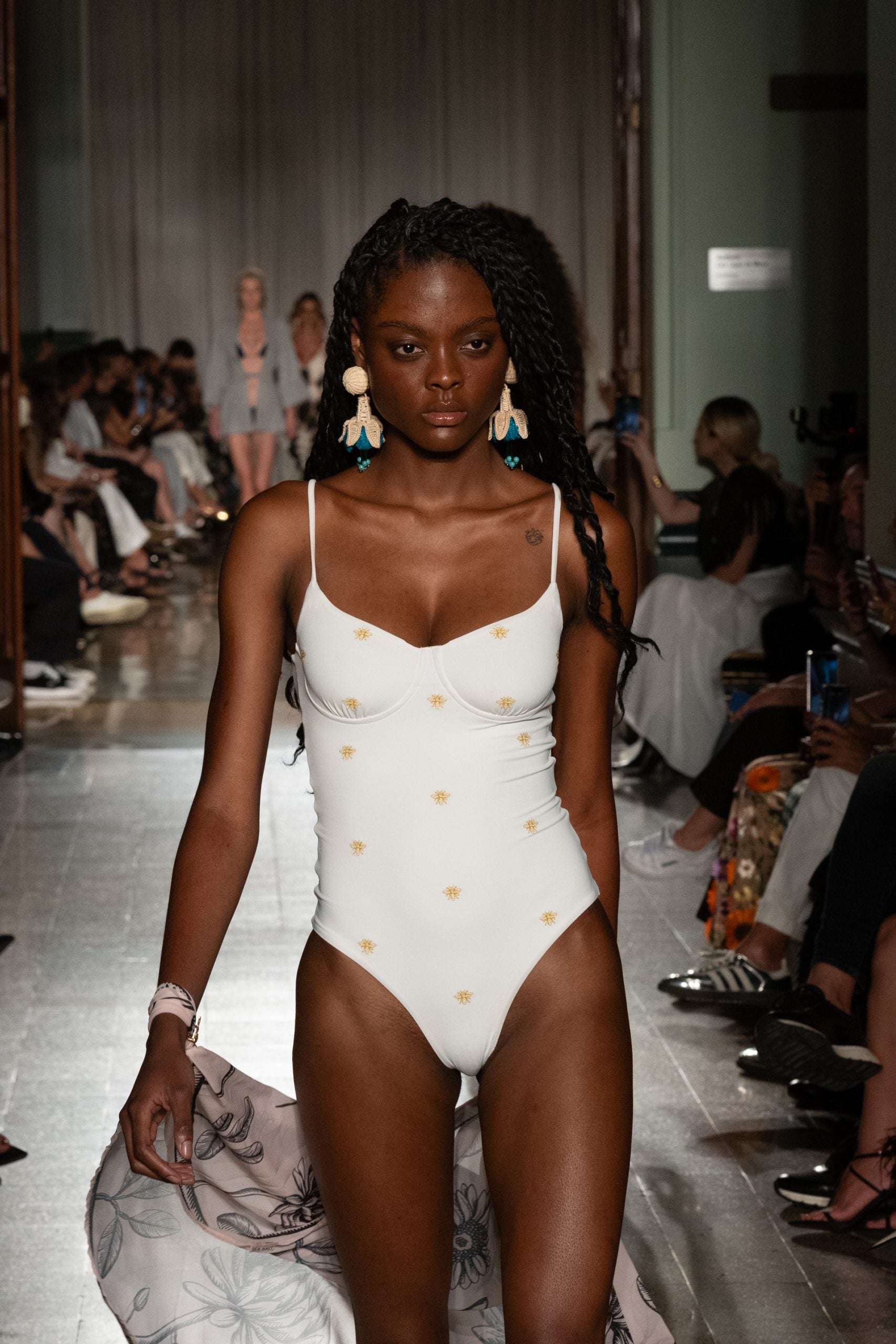 MIA ONE PIECE